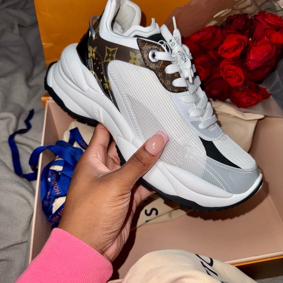 Louis Vuitton Run 55 Sneakers - Picture 3 of 4